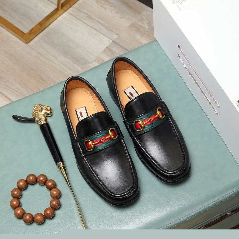 G*u*i leather shoes